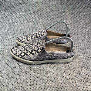 Donald J. Pliner Grey Loafers Size 7.5 Women’s Missing Insoles